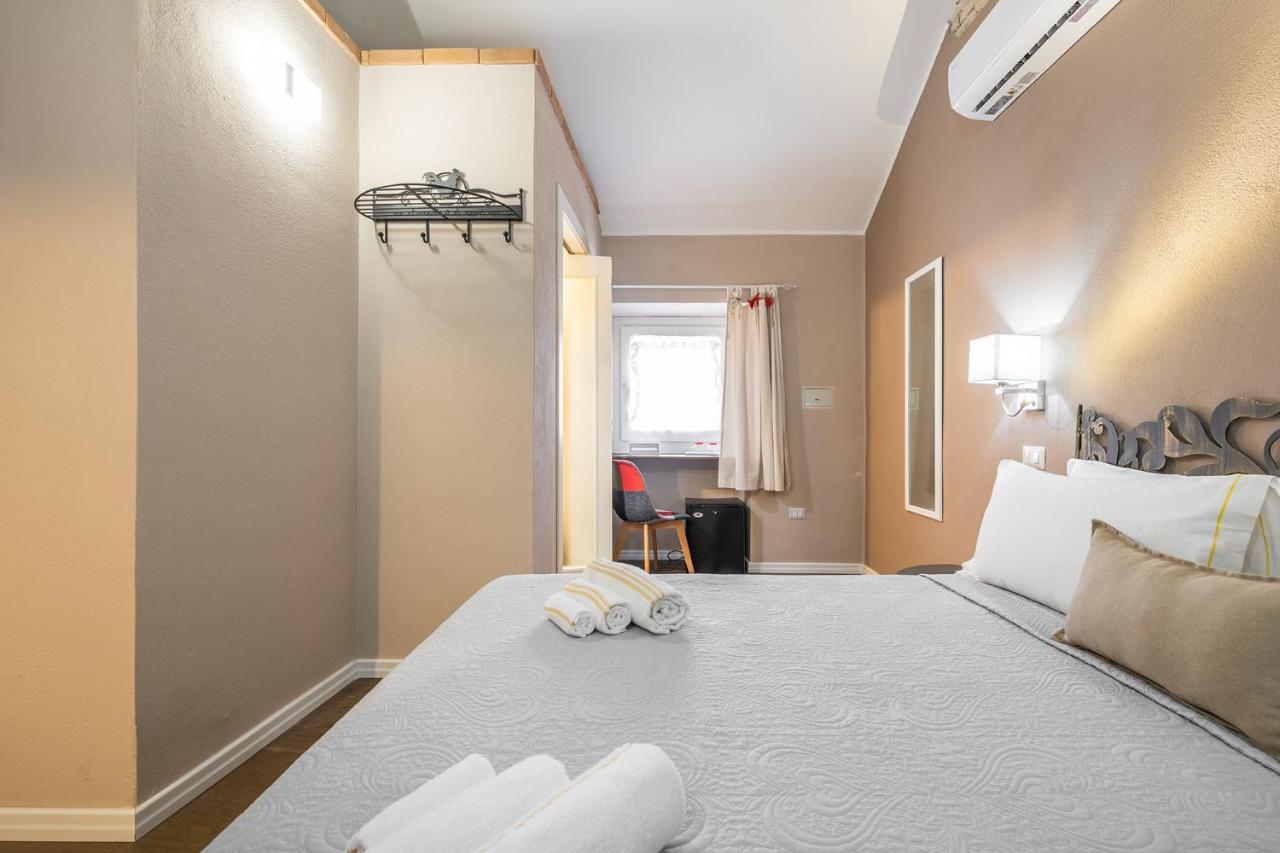 Promenade Boutique Rooms - City Centre Cagliari Buitenkant foto